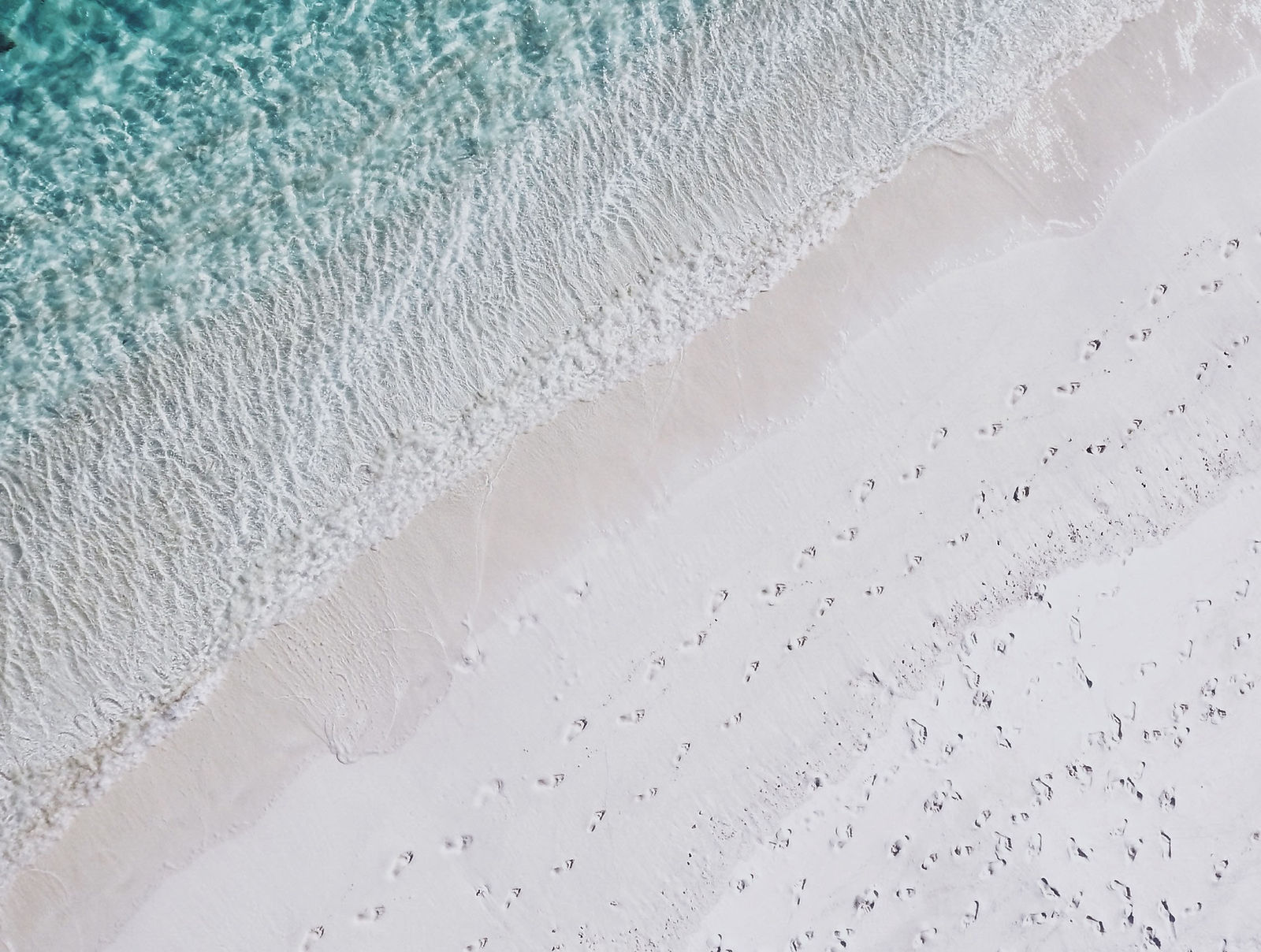 Empreintes de pas sur sable